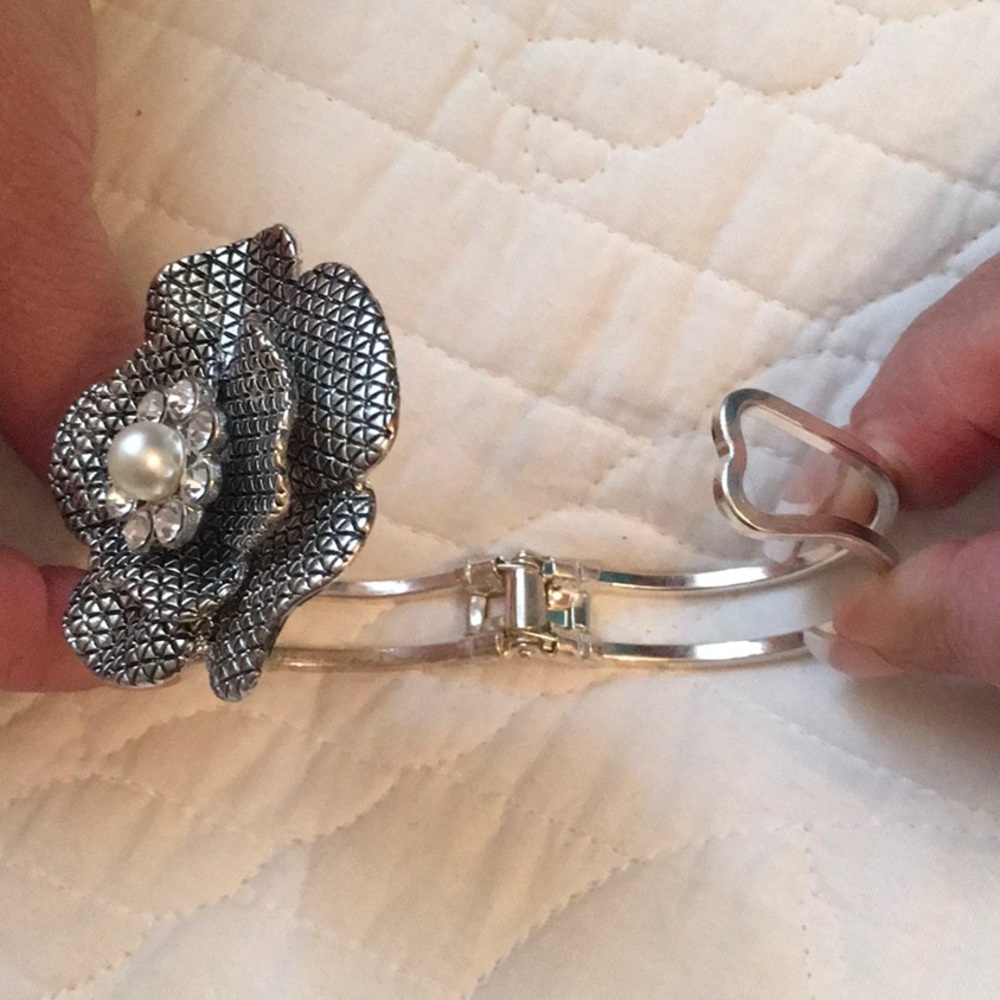 Bangle bracelet - Picture 2 of 3